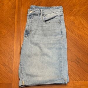 Old Navy Women's High Rise WOW Bermuda Jean